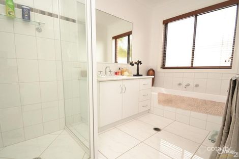 Property photo of 4 Kinross Court Moama NSW 2731