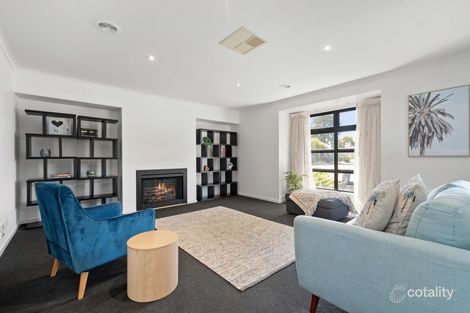 Property photo of 1 Rosslare Place Cranbourne VIC 3977