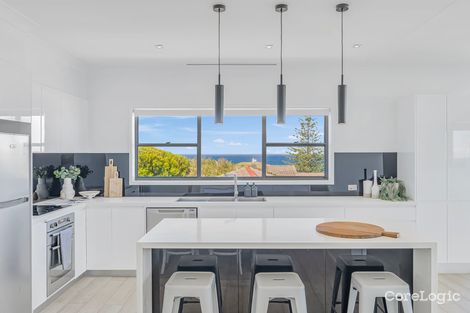 Property photo of 22 Dent Crescent Port Macquarie NSW 2444