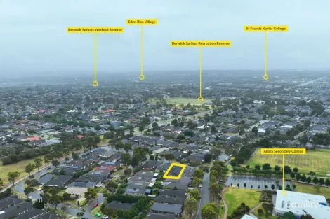 Property photo of 3 Sagan Drive Cranbourne North VIC 3977