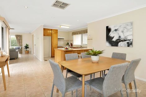 Property photo of 2/9 Ester Street Greensborough VIC 3088