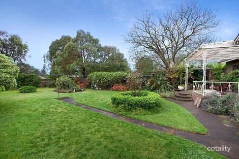 Property photo of 19 Aylwin Avenue Burwood VIC 3125