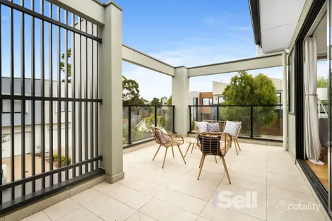 Property photo of 44 Hardy Loop Keysborough VIC 3173