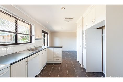 Property photo of 4 Budginigi Place Thurgoona NSW 2640