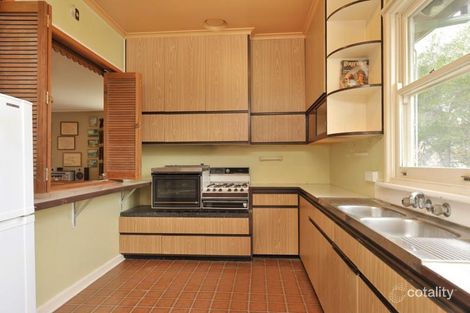 Property photo of 18 Burroughs Road Balwyn VIC 3103