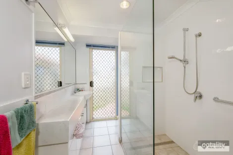 Property photo of 18 Marquis Court Avenell Heights QLD 4670