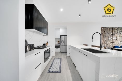 Property photo of 22 Ritchie Circuit Tarneit VIC 3029