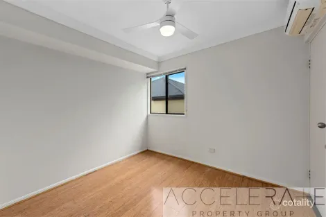 Property photo of 13/327 Boundary Street Spring Hill QLD 4000