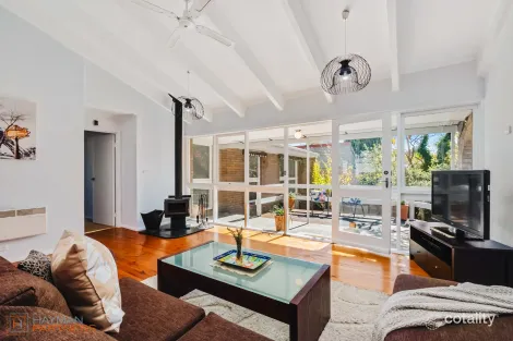 Property photo of 14 McMinn Close Phillip ACT 2606