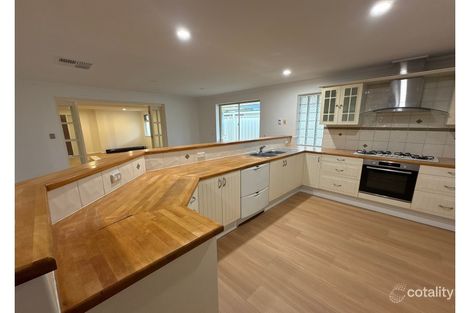 11 Dunham Rtt, Waikiki, WA 6169