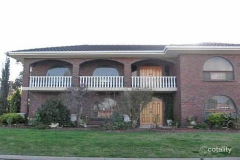 2 Heysen Cres, West Lakes Shore, SA 5020