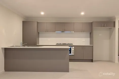 Property photo of 8 Paley Circuit Mount Duneed VIC 3217