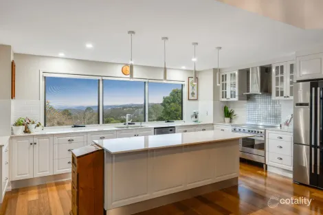 Property photo of 2 Valley View Court Highfields QLD 4352
