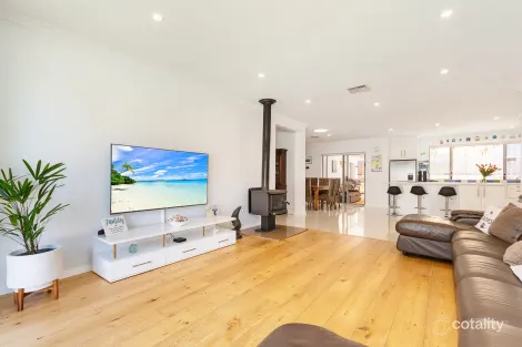 Property photo of 4 Ashover Grove Carine WA 6020