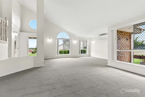 Property photo of 8 Paca Court Wynnum West QLD 4178