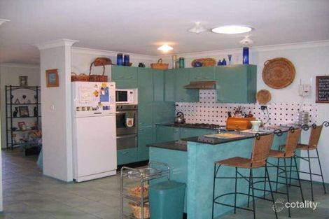 Property photo of 21 Gymea Crescent Mannering Park NSW 2259