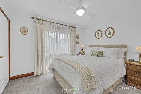 Property photo of 43 Holbourne Drive Junction Village VIC 3977