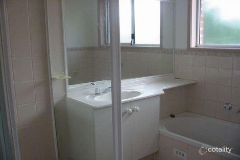 Property photo of 9 Hydrangea Place Macquarie Fields NSW 2564