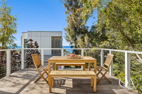 555 Lawrence Hargrave Dr, Wombarra, NSW 2515