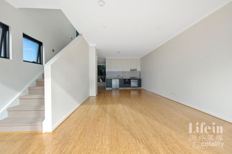 Property photo of 9 Aviary Grove Thornbury VIC 3071