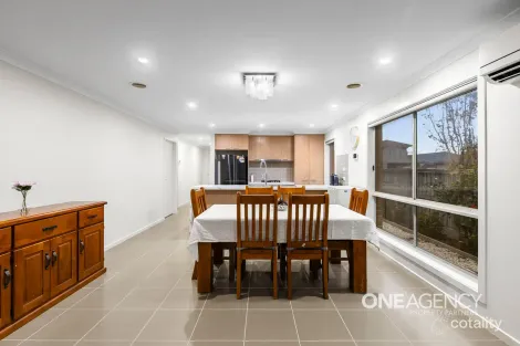 Property photo of 28 Waves Drive Point Cook VIC 3030