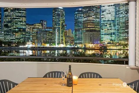 Property photo of 228/36 Macdonald Street Kangaroo Point QLD 4169