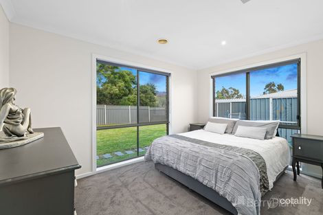 Property photo of 2 Valencia Lane Pakenham VIC 3810