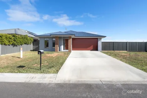 Property photo of 9 Stringybark Drive Swan Hill VIC 3585