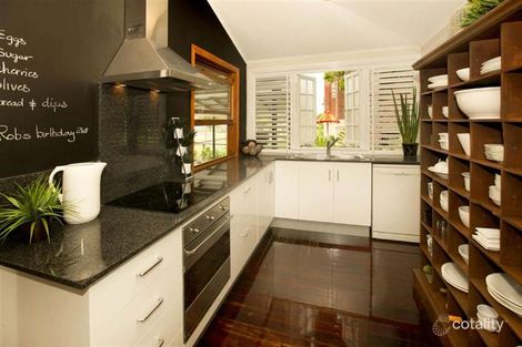 Property photo of 2 Lamington Road West End QLD 4810