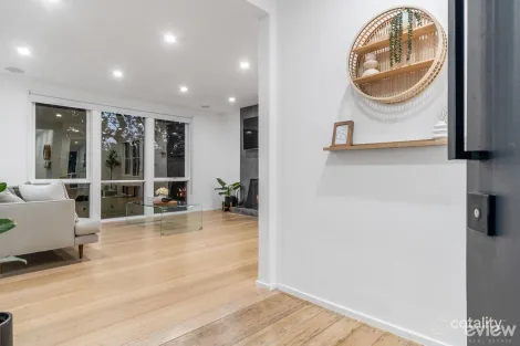 Property photo of 28 Carramar Drive Frankston VIC 3199