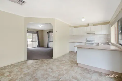 Property photo of 2/49 Mayfair Drive West Wodonga VIC 3690