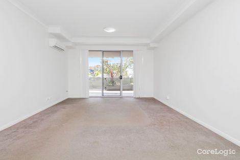 Property photo of 2/2-6 Fraser Street Westmead NSW 2145