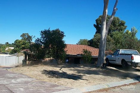 Property photo of 9 Tinaroo Court South Lake WA 6164