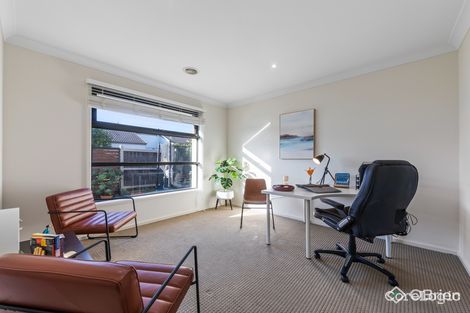 Property photo of 38 Cresthaven Boulevard Berwick VIC 3806