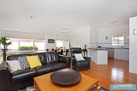 Property photo of 4 Dunstall Gardens Caroline Springs VIC 3023