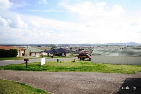 Property photo of 17 Benjamin Circle Rutherford NSW 2320