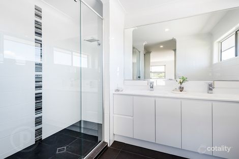 Property photo of 32 Kitchener Street Wynnum QLD 4178