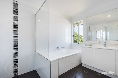 Property photo of 32 Kitchener Street Wynnum QLD 4178