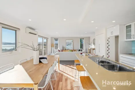 Property photo of 729 Oceana Drive Tranmere TAS 7018