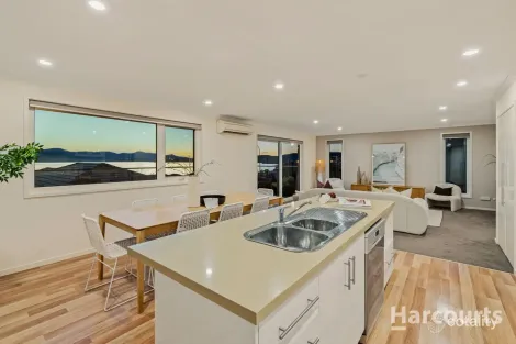 Property photo of 729 Oceana Drive Tranmere TAS 7018