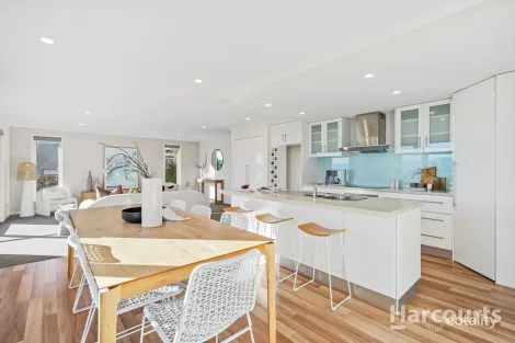 Property photo of 729 Oceana Drive Tranmere TAS 7018