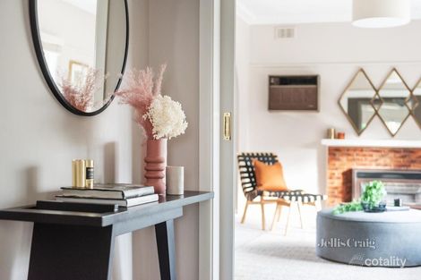 Property photo of 2 Sassella Street Bentleigh East VIC 3165