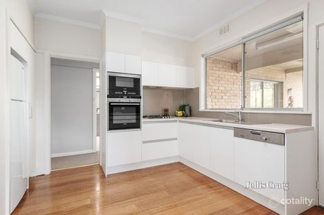 Property photo of 2 Sassella Street Bentleigh East VIC 3165