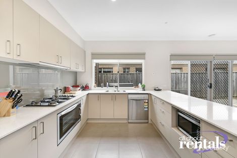 Property photo of 18 Black Gum Crescent Cranbourne West VIC 3977