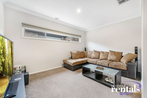 Property photo of 18 Black Gum Crescent Cranbourne West VIC 3977