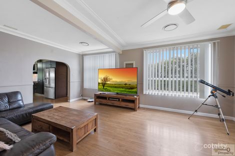 Property photo of 7 The Boomerang Freemans Reach NSW 2756