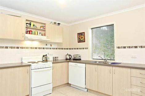 Property photo of 17 Peppermint Crescent Manor Lakes VIC 3024