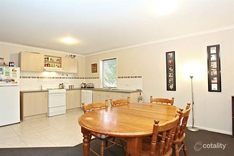 Property photo of 17 Peppermint Crescent Manor Lakes VIC 3024