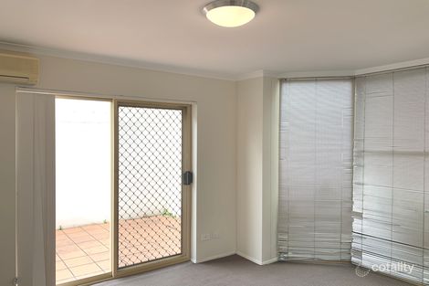 Property photo of 4/15 Clarence Road Indooroopilly QLD 4068
