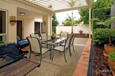 Property photo of 27 Flame Tree Crescent Carindale QLD 4152